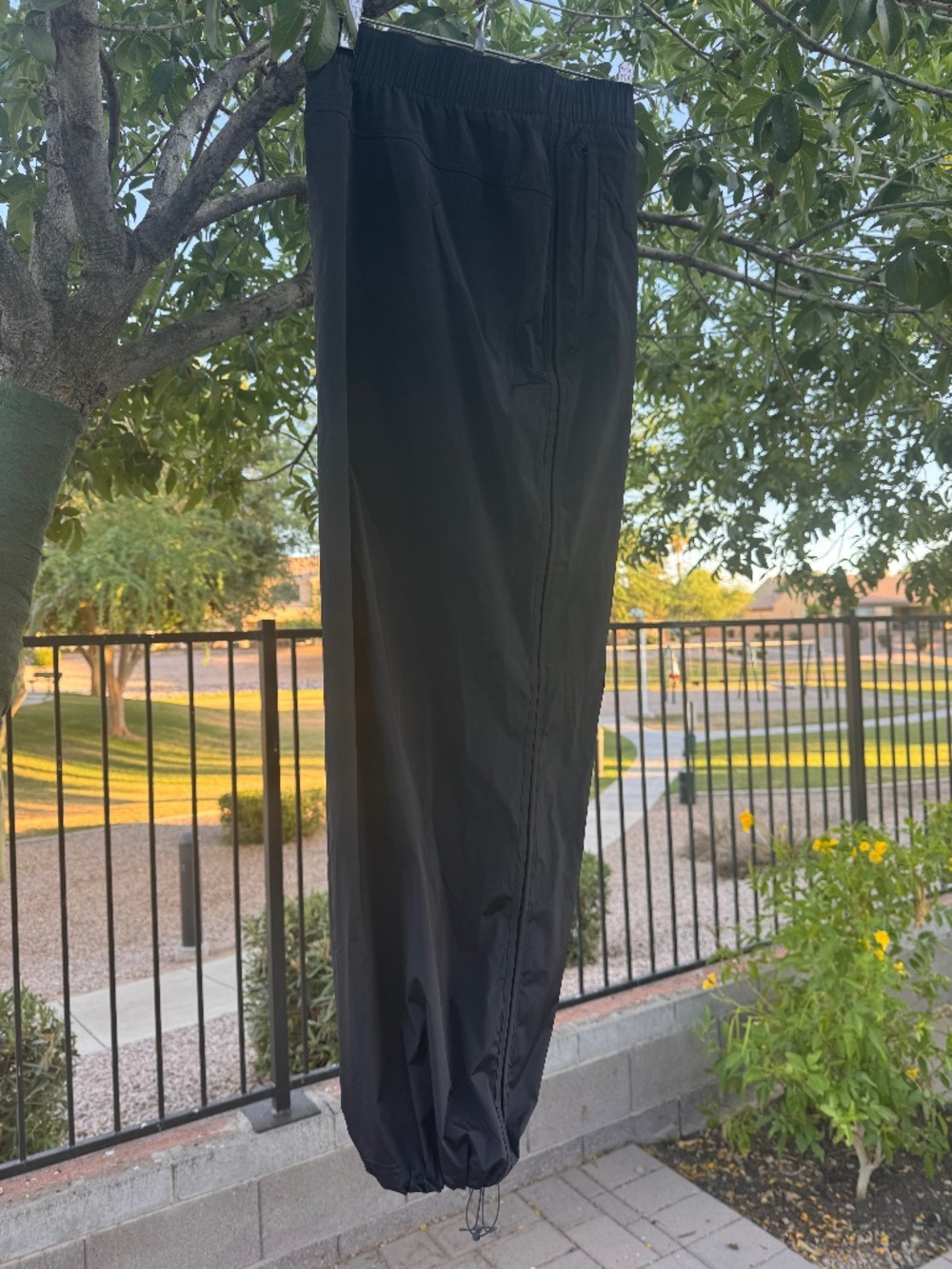 ATHLETA RISE PANT/PANTALON RISE BLACK JOGGER PANTS IN SIZE XL NWT - Picture 1 of 13